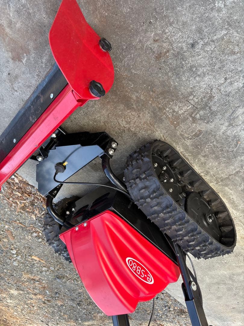 WADO除雪機　充電式 除雪機「スノーブレード」e-SB80