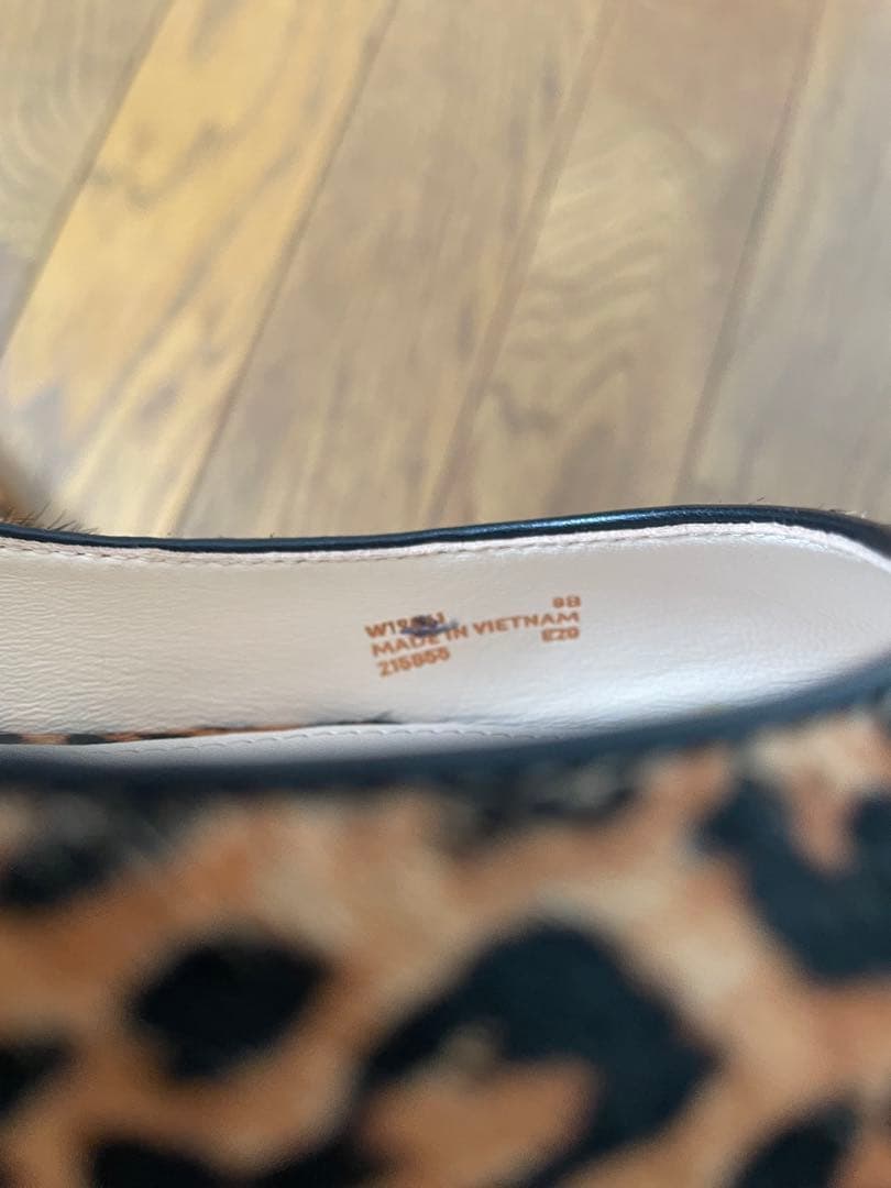 コールハン　ヒョウ柄フラットシューズ ポインテッドトゥ