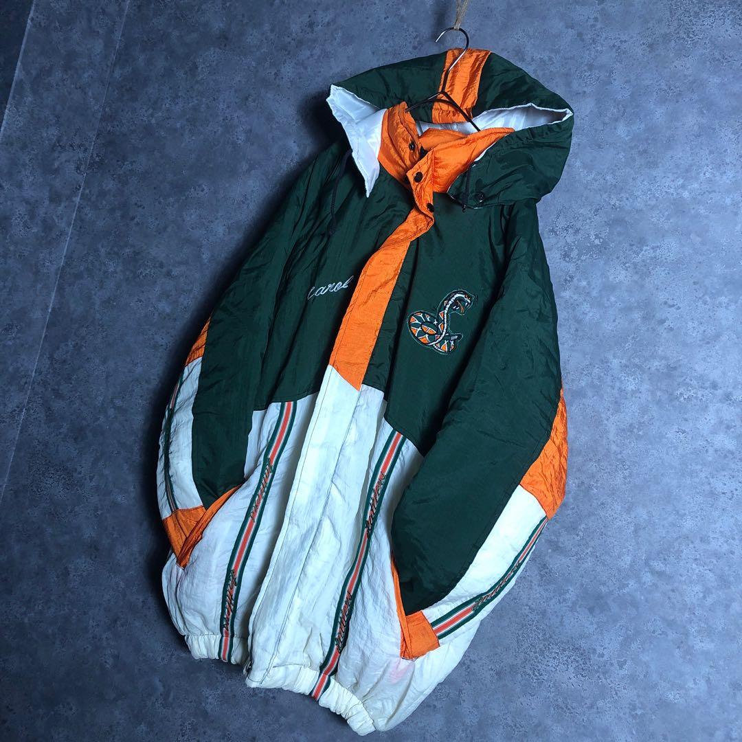 中綿 ナイロンジャケット 背面刺繍デザイン 袖ライン キルティング オフホワイト