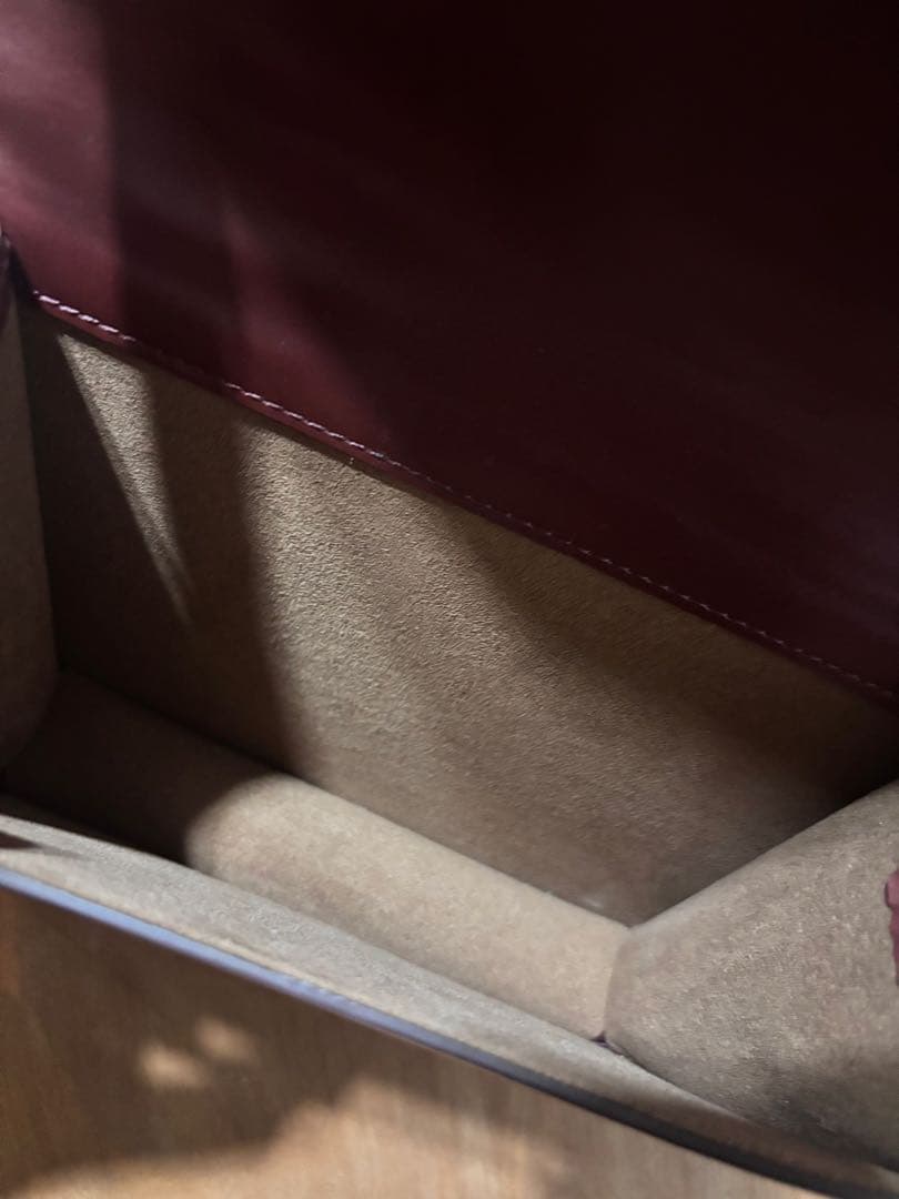 TOUT Y EST ポルメミニバッグ バーガンディ