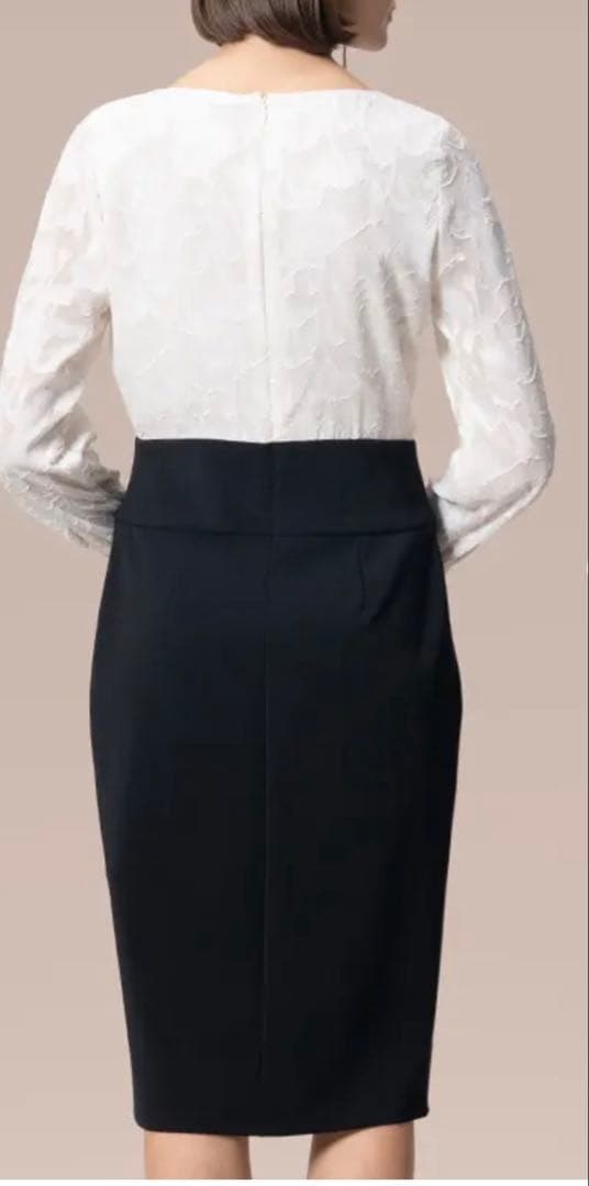 Kaymak 貴重11号 カットジャカード×宇宙素材デコルテタックワンピース