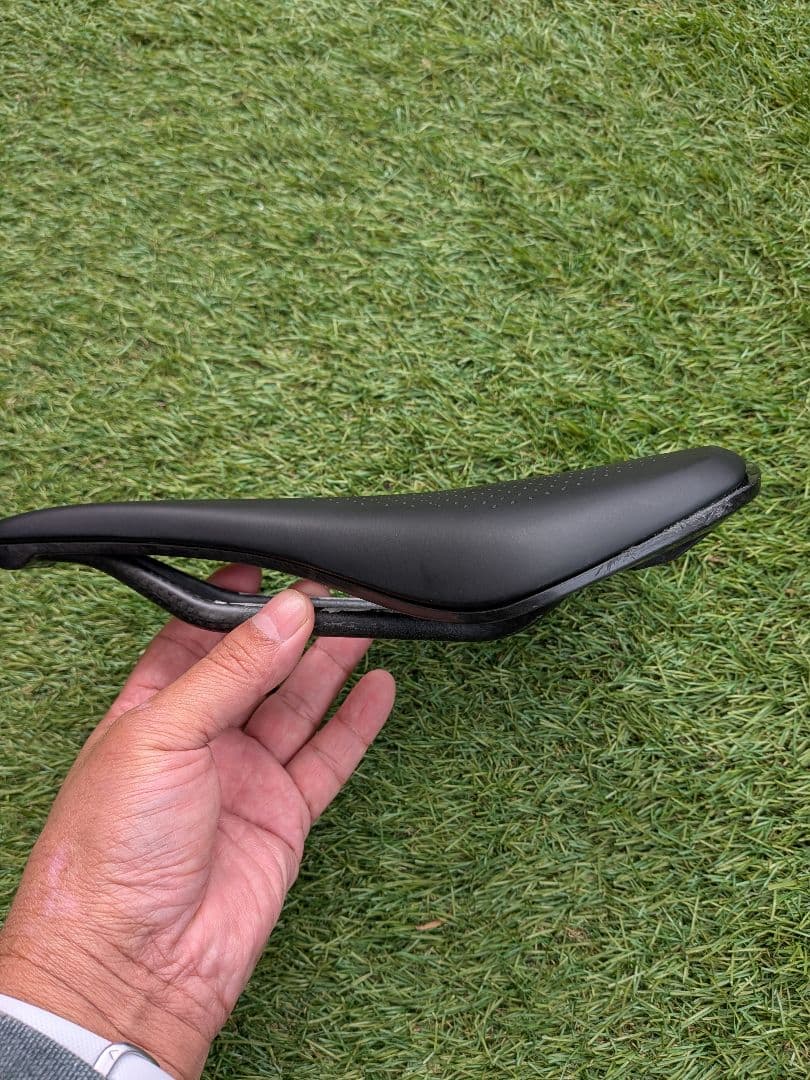 giant fleet slrカーボンサドル