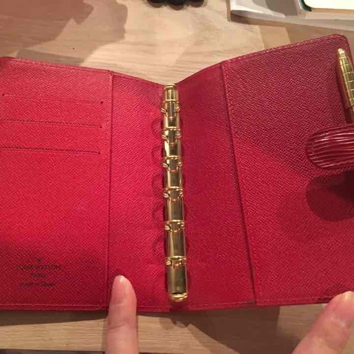 ルイヴィトン 手帳とボールペン