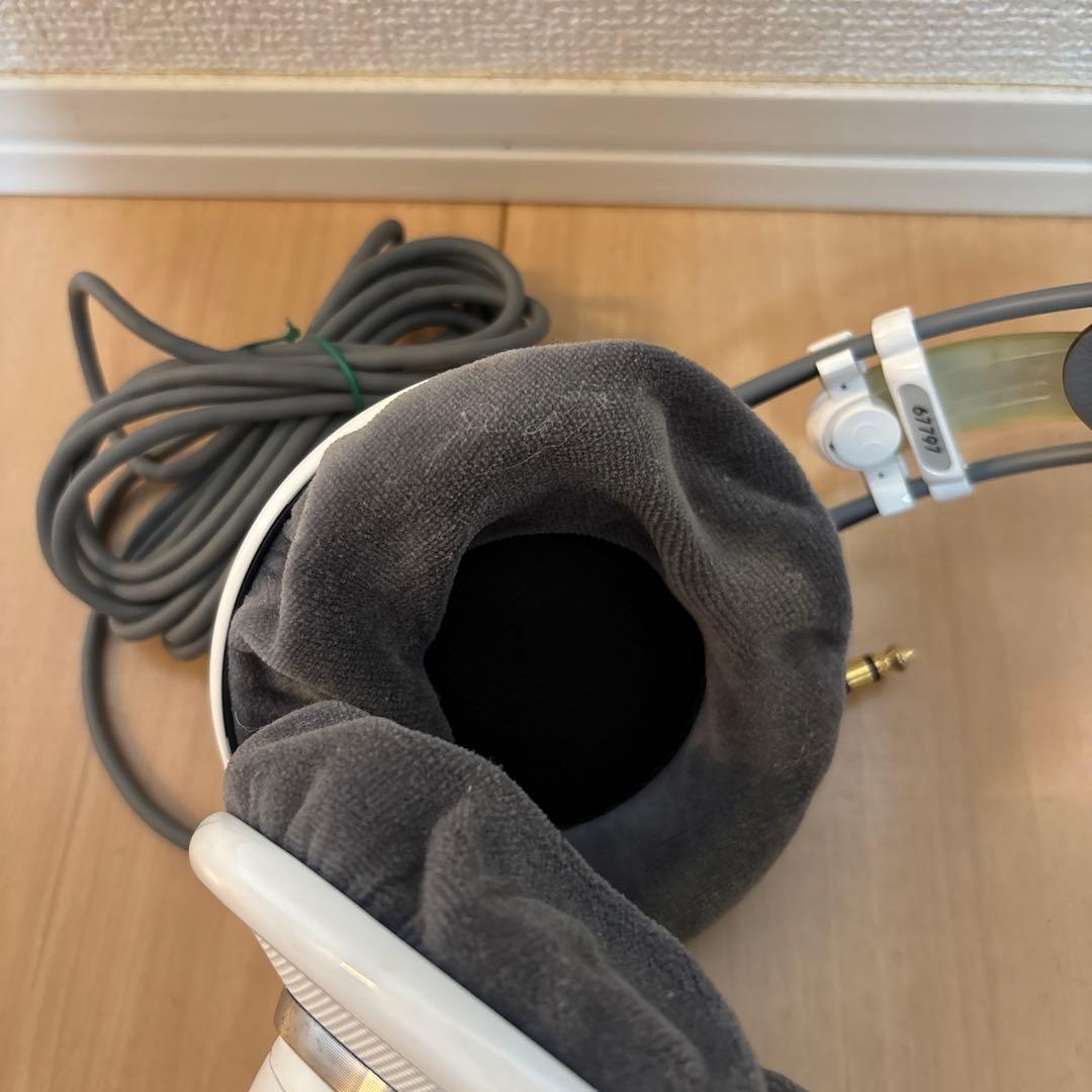 ヘッドホン AKG K701 WHITE