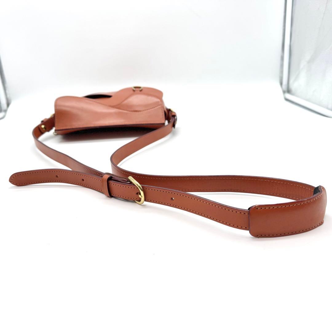 美品 ITAGAKI 鞍ショルダー 縦 レザー ショルダーバッグ　ブラウン