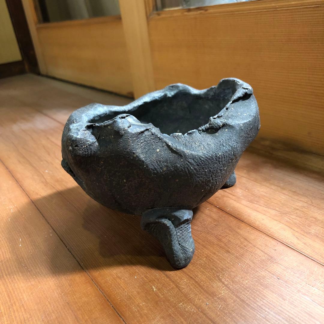 盆栽鉢 芸術的黒色陶器3本足 日本伝統工芸