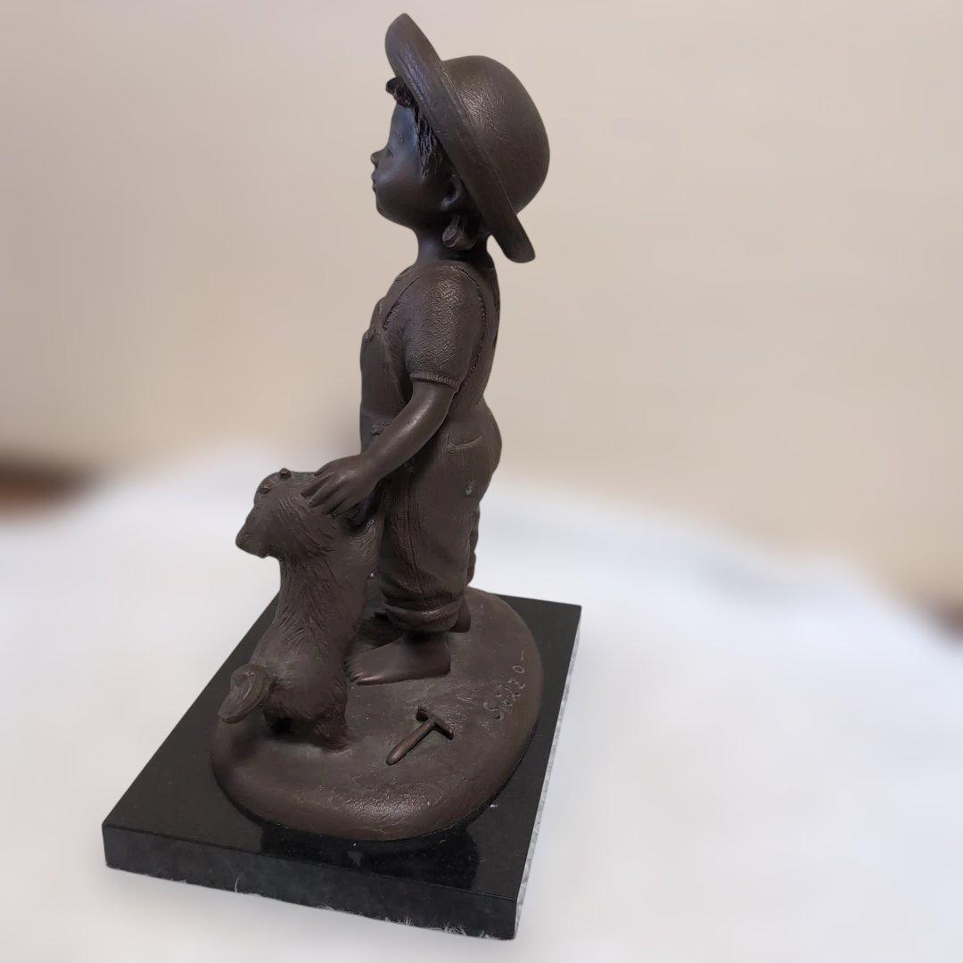 玉野勢三製のブロンズ像