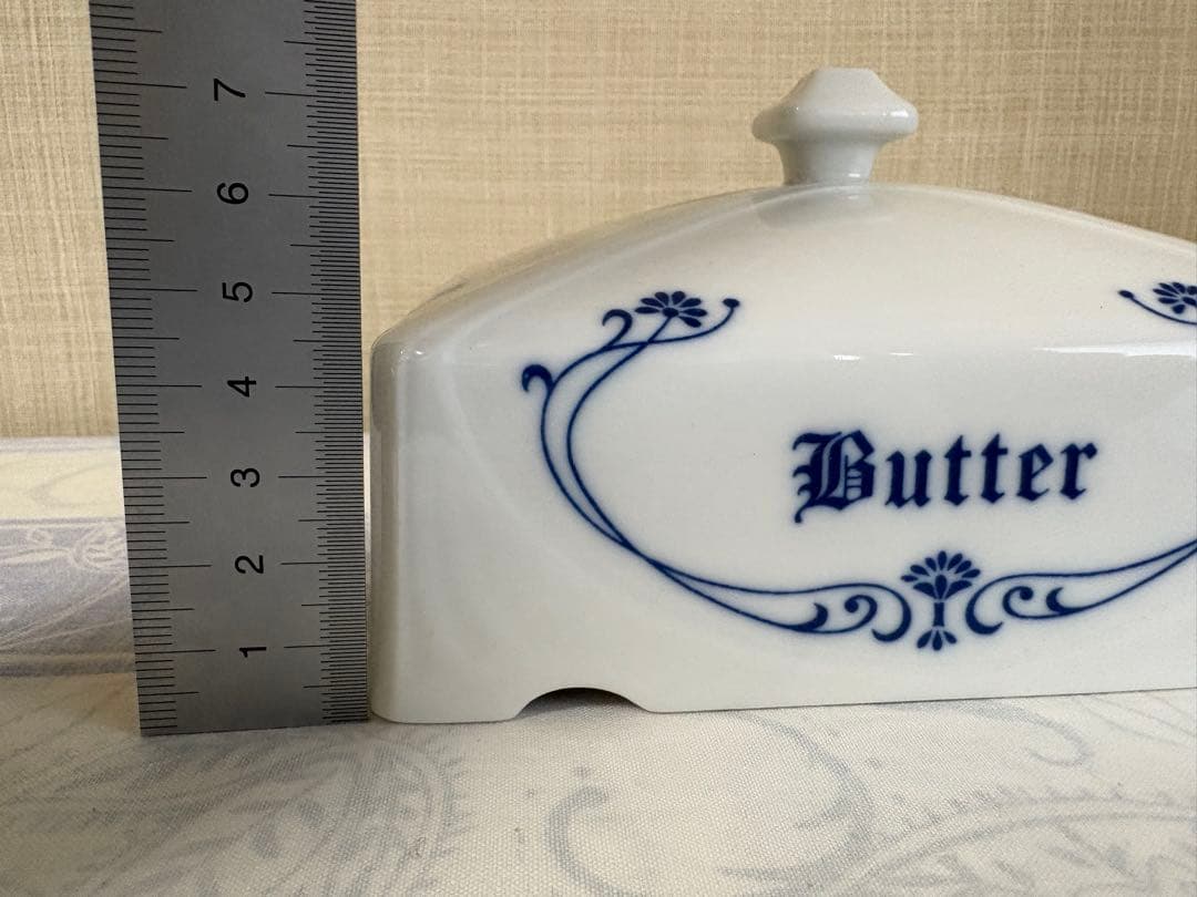 陶器　バターケース 白地に藍　セラミックバターディッシュ　北欧系
