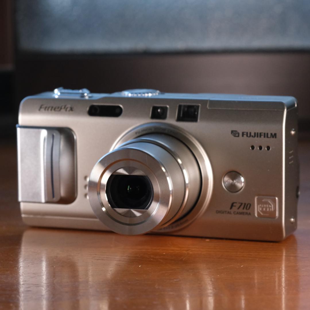 つ*さ様 FUJIFILM　Finepix　F710　極美　保管品　カードも！