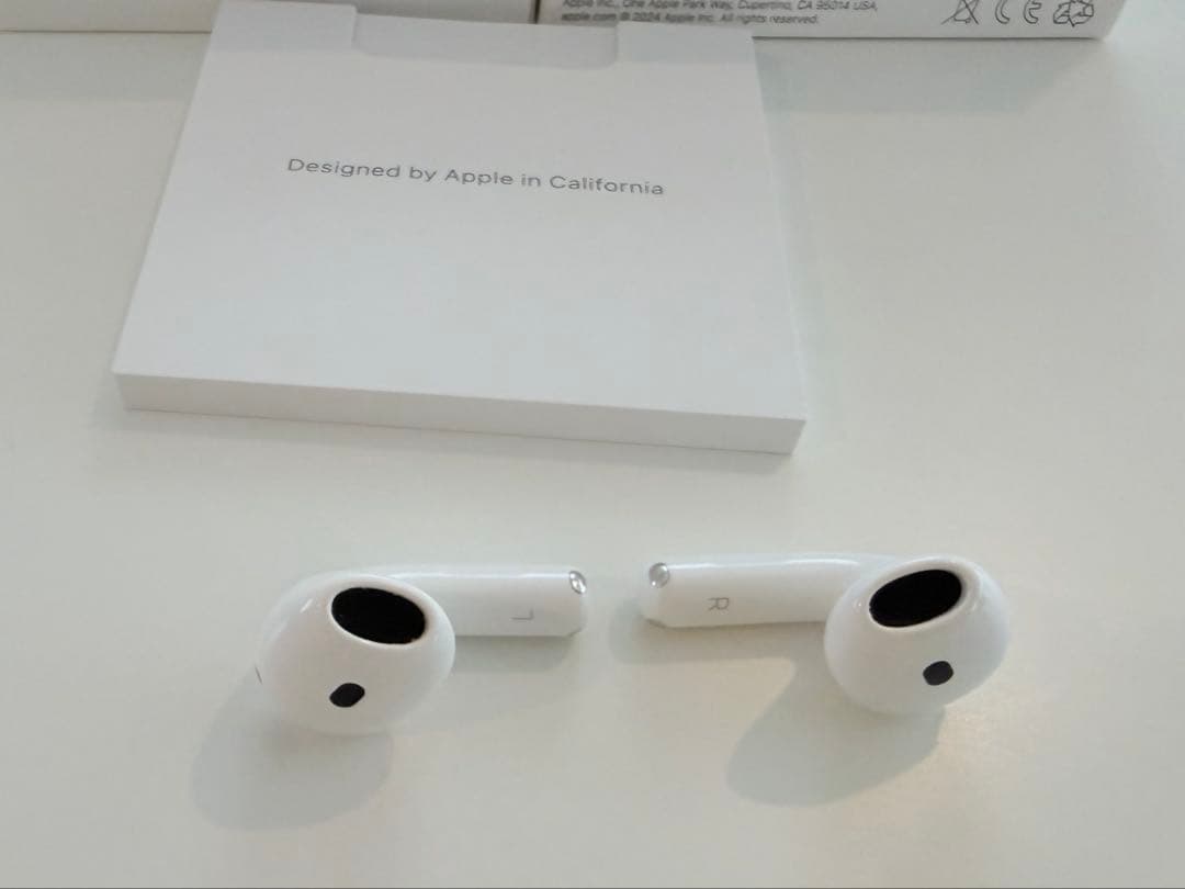 AirPods4 ノイズキャンセリング　ANC MXP93J/A