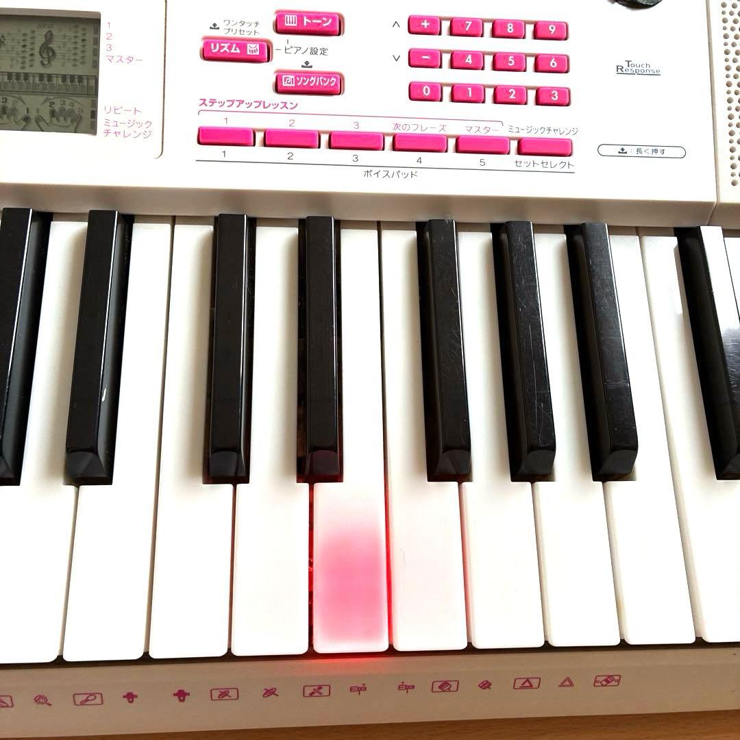 【良品】CASIO電子ピアノLK-121 61鍵 光ナビゲーション電子キーボード