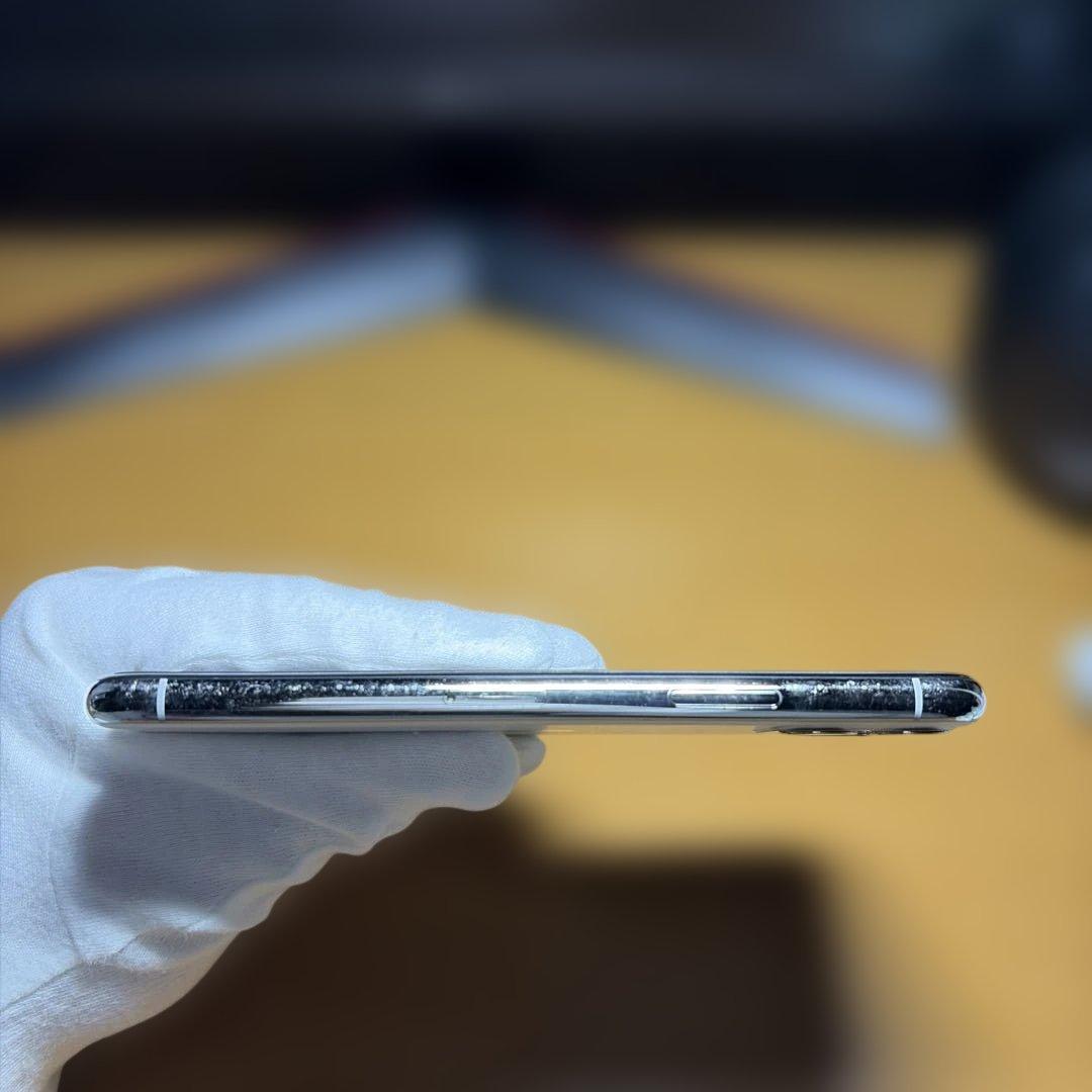 iPhone11 pro シルバー　256GB SIMロック解除手続き済み