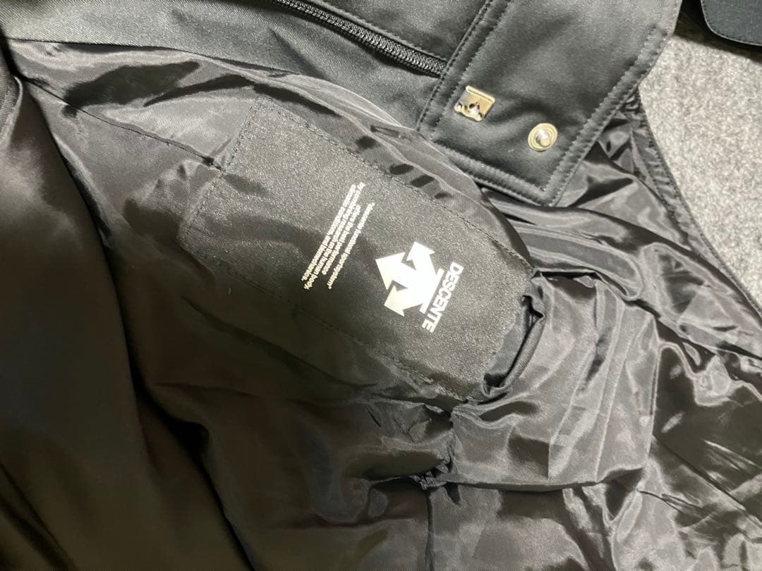 デサントスキーウェア　DESCENTE 上下セット メンズL 美品　格安