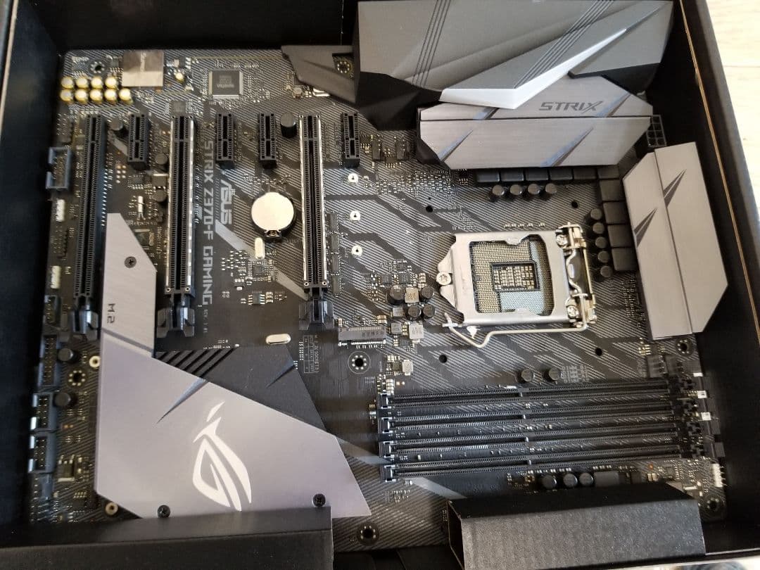 ASUS ROG STRIX Z370-F GAMING マザーボードゲーム