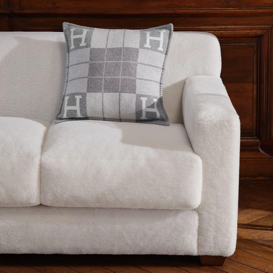 エルメス　クッション 《アヴァロンIII》 PM