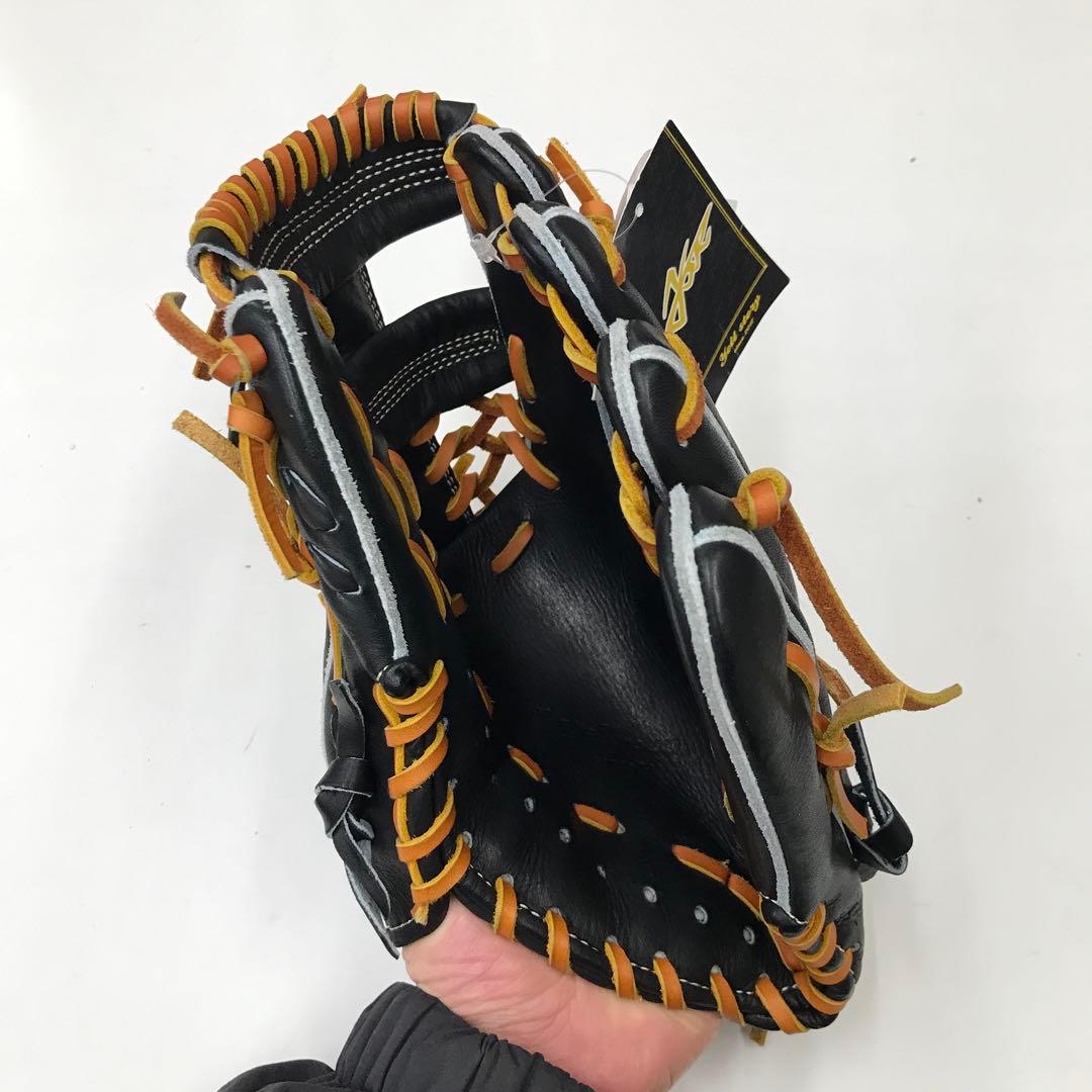 エールストーリー　限定直刺繍ラベル硬式グラブ　内野手用　型番不明