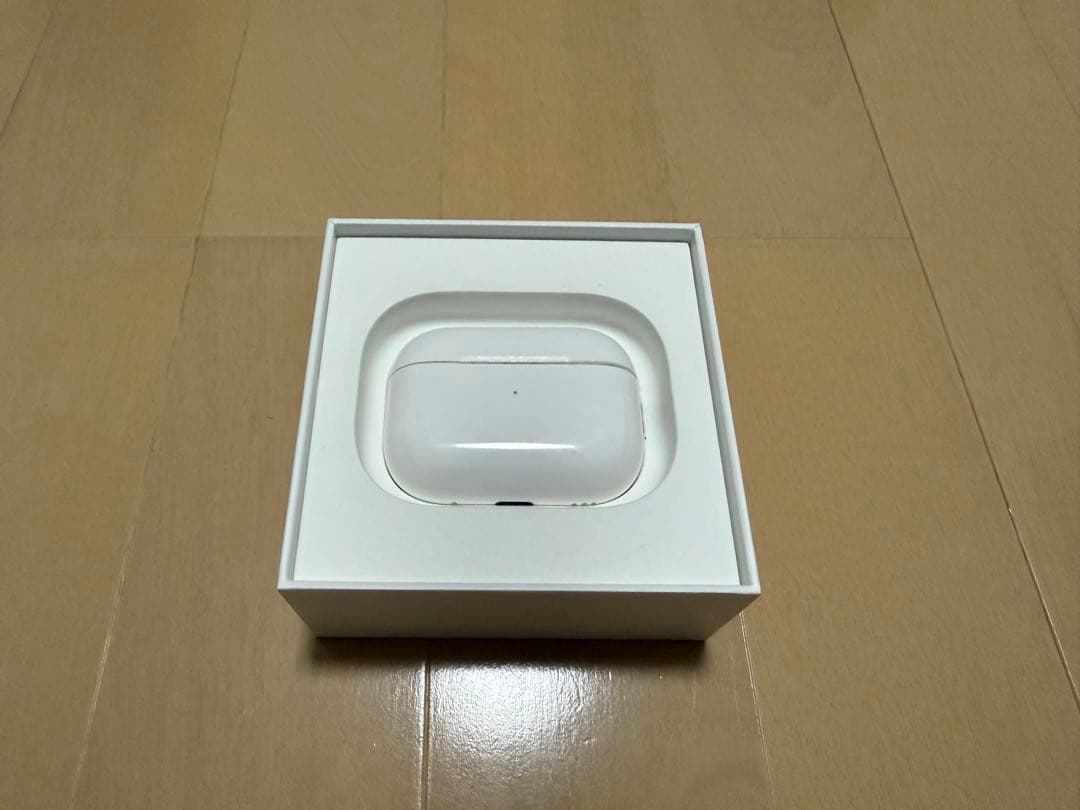 【訳あり】AirPods Pro 2（Lightning端子）※上蓋に緩みあり