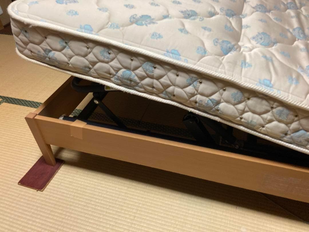 介護用フランスベッド　リモコン操作可