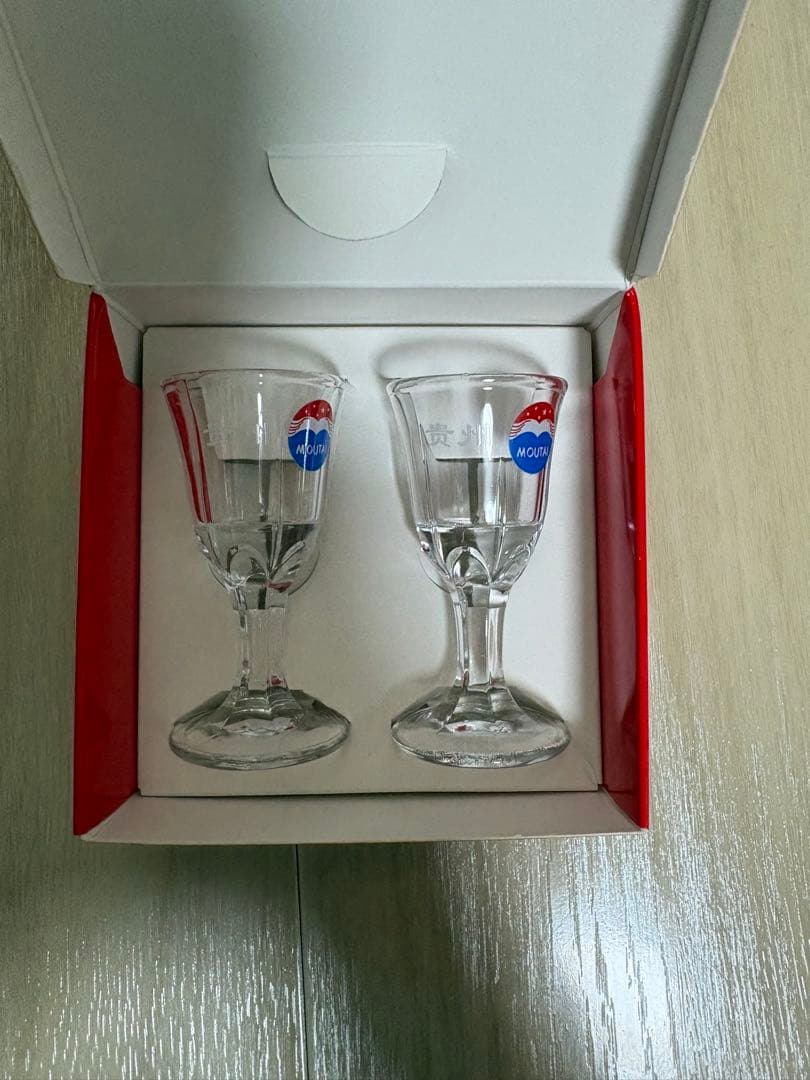 茅台酒　マオタイ　2024年500ml アルコール53% グラス付き