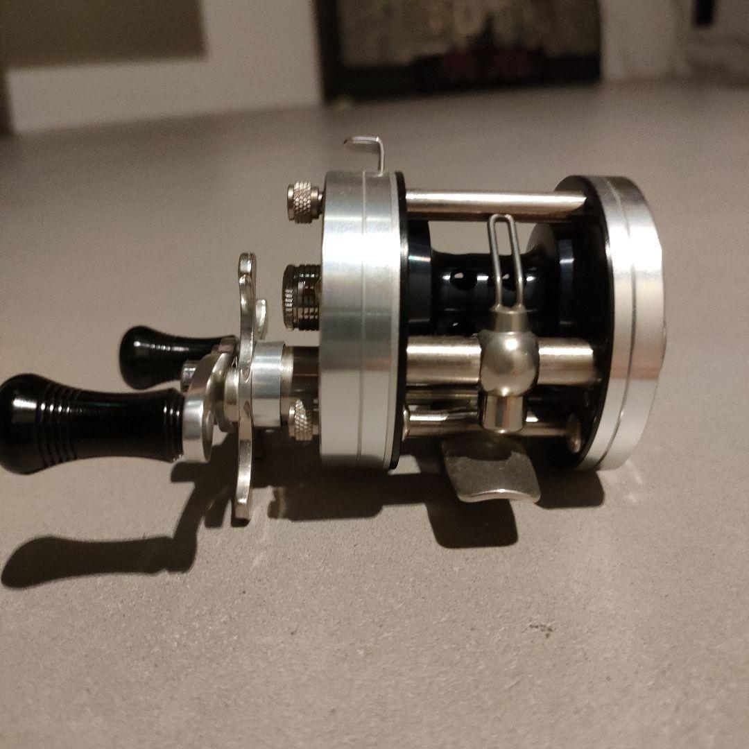 新品　五十鈴　リール　bc420sss シルバー