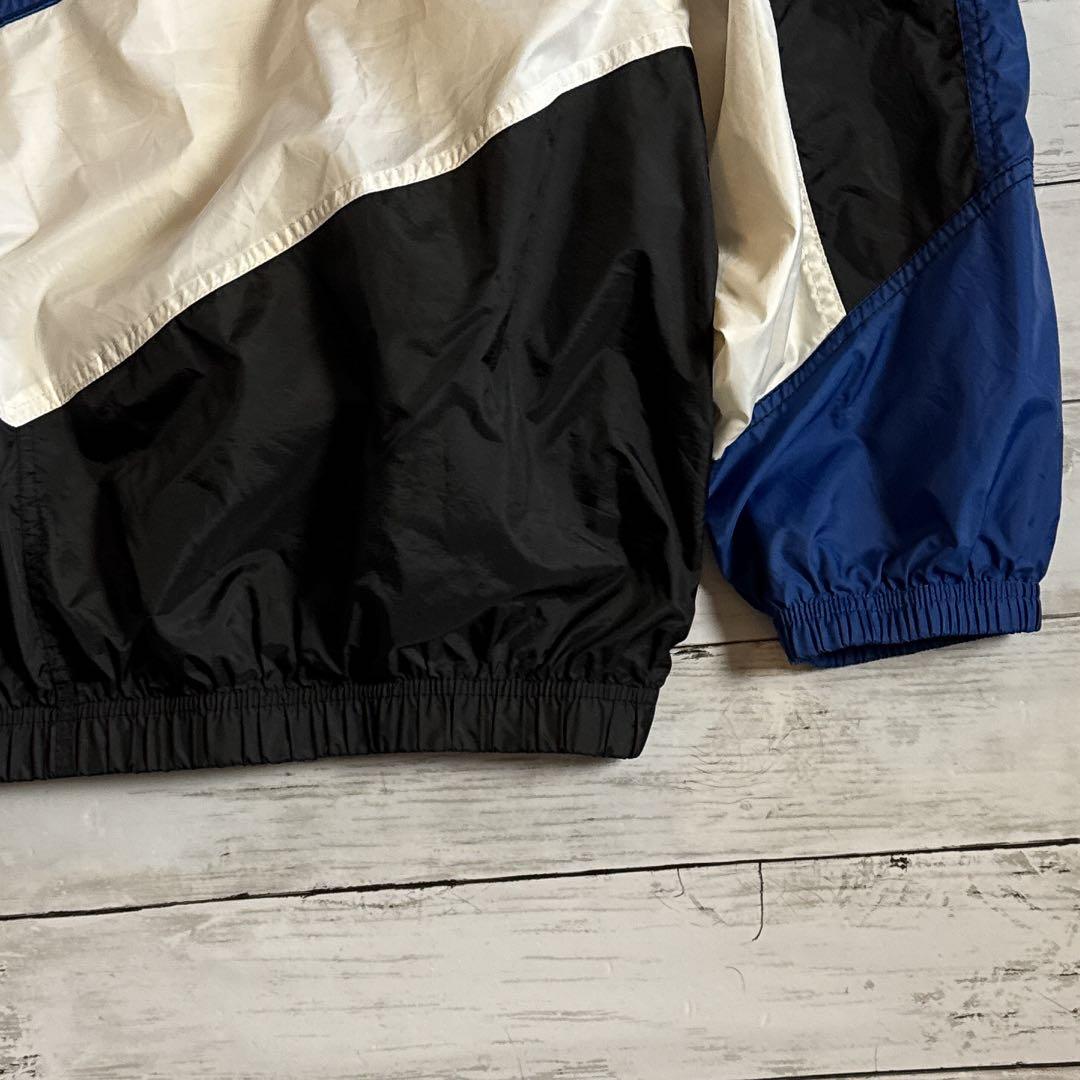 ヘ*子様 90s NIKE ナイロンジャケット バックロゴ 刺繍ロゴ 黒 白 青