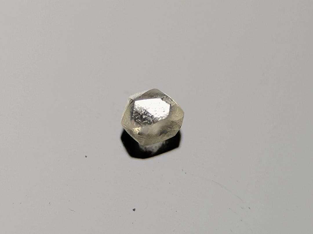 蛍光ダイヤモンド原石４色セット　計0.37カラット　ボツワナ産