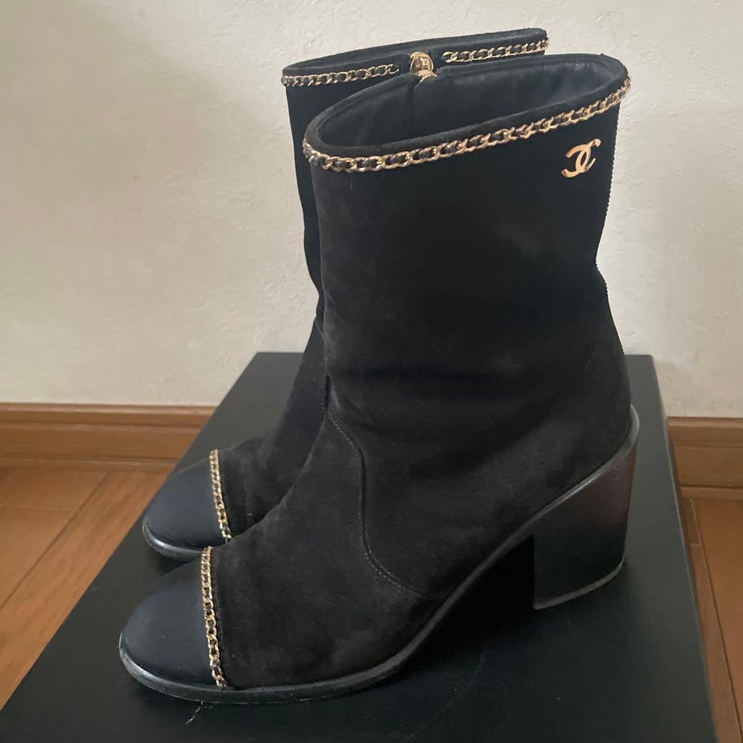 CHANEL 黒　スエード　ショートブーツ