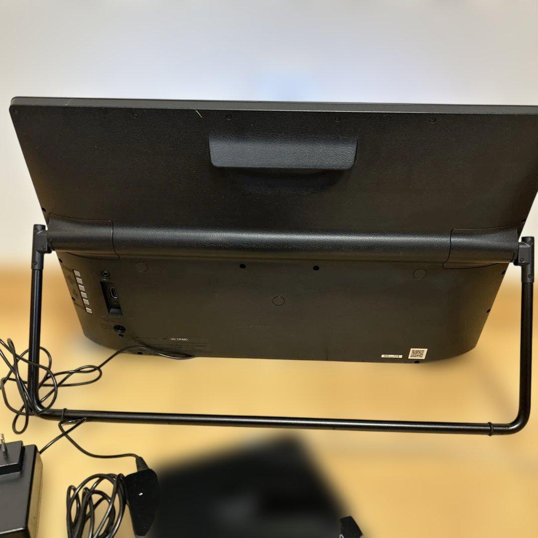 テレビ UN-19FB8-K