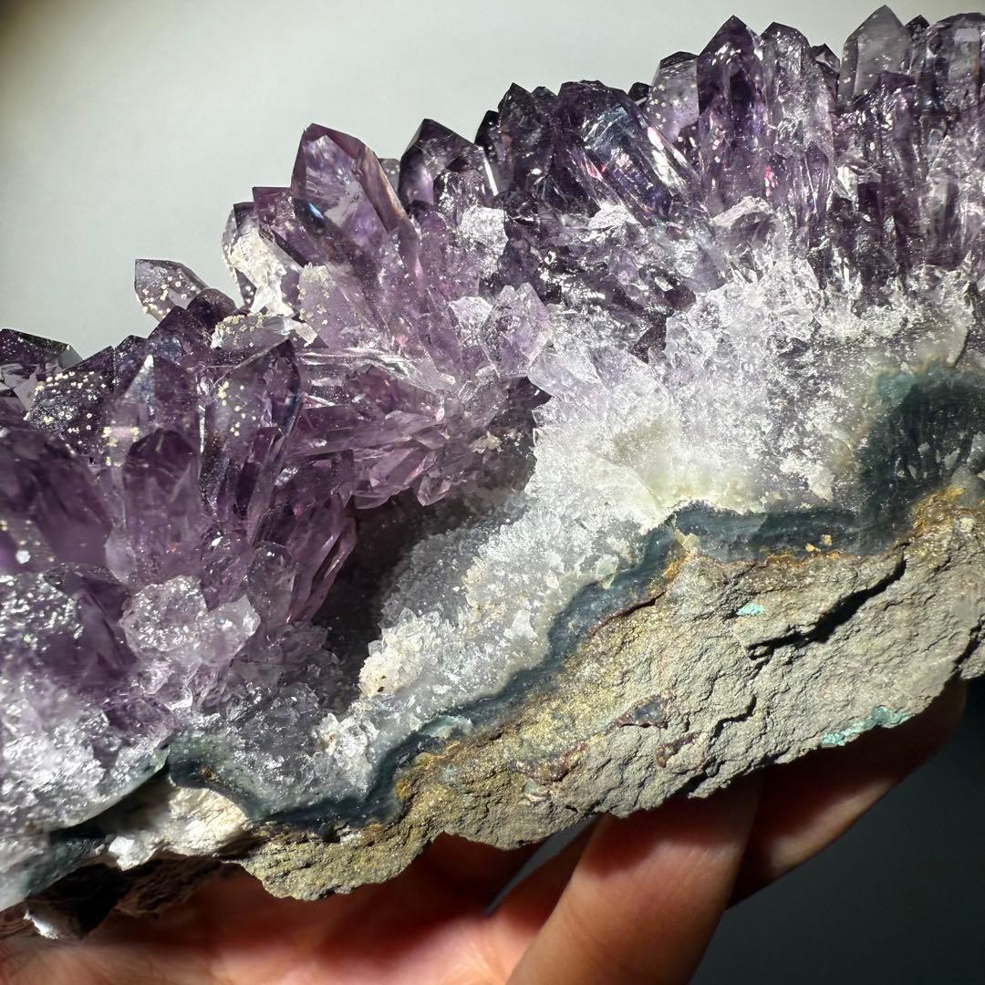 天然石アメジストの原石　置物　鉱物NO.011808