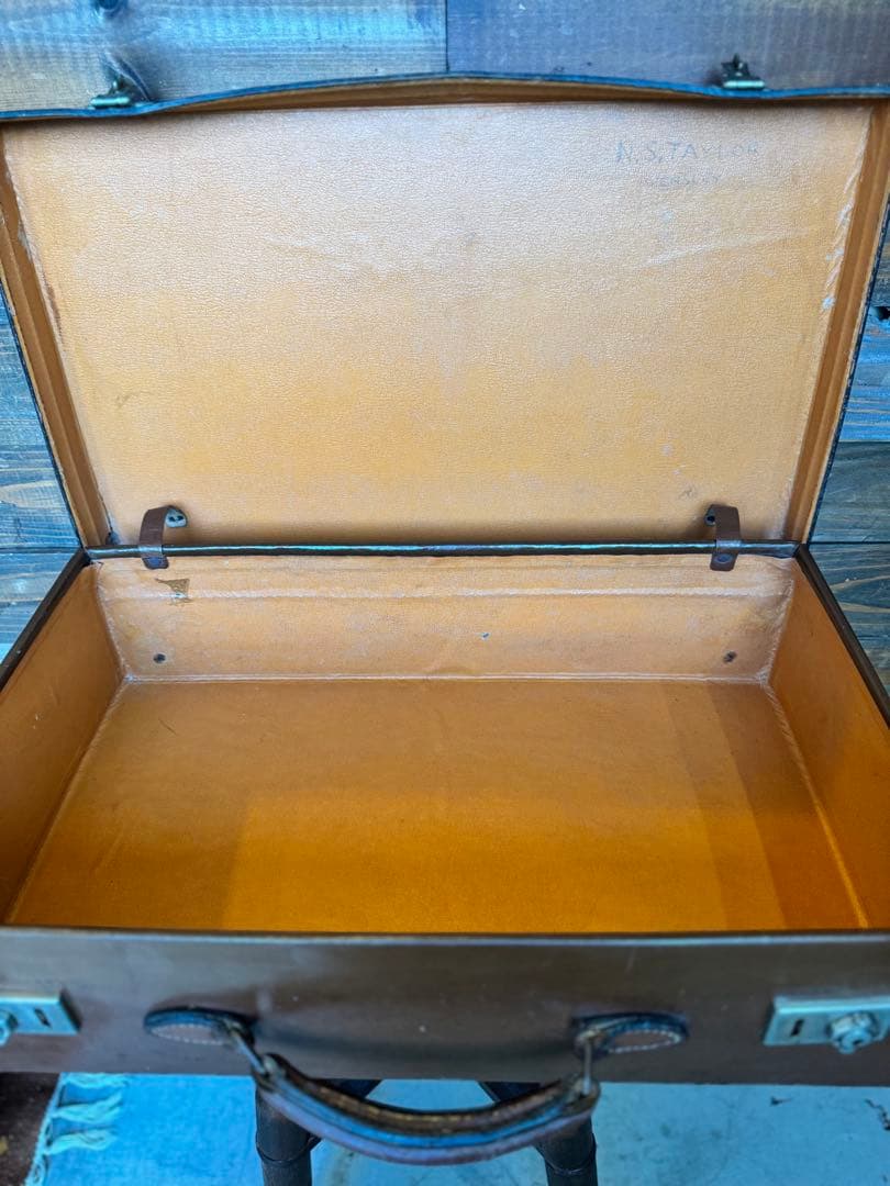 イギリス製　ビンテージトランク