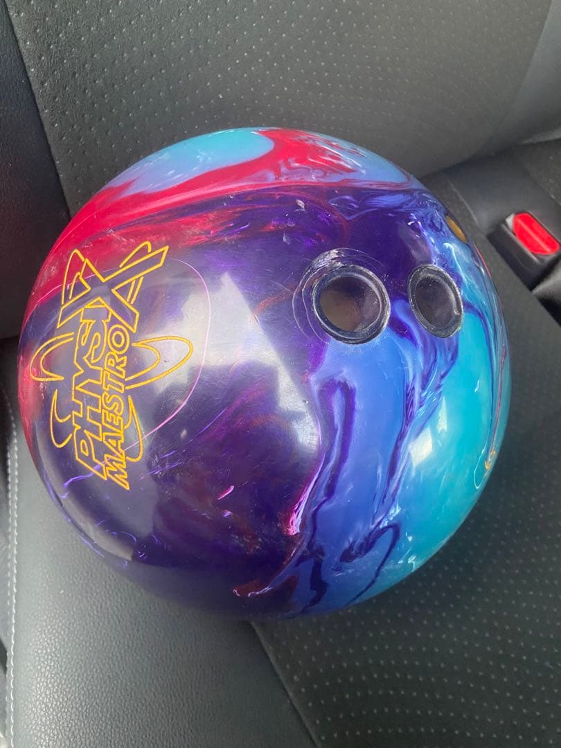 PHYSIX MAESTRO X ボウリングボール15ポンド2オンス。プラグ無し