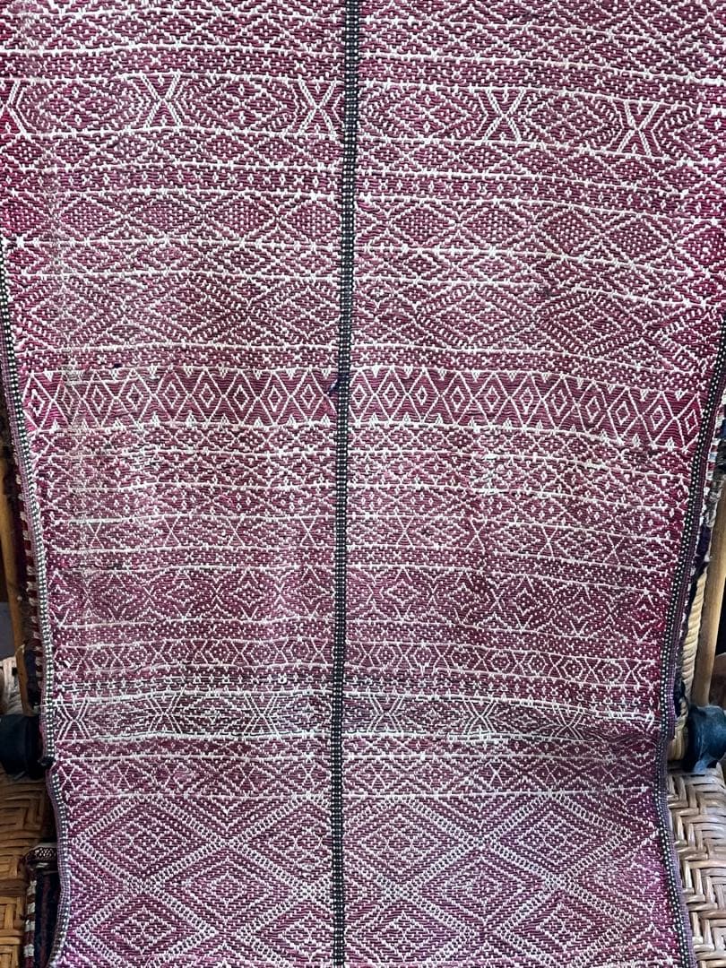 ミャンマー(旧ビルマ) チン族　片面縫い取り織り　肩掛け布　②