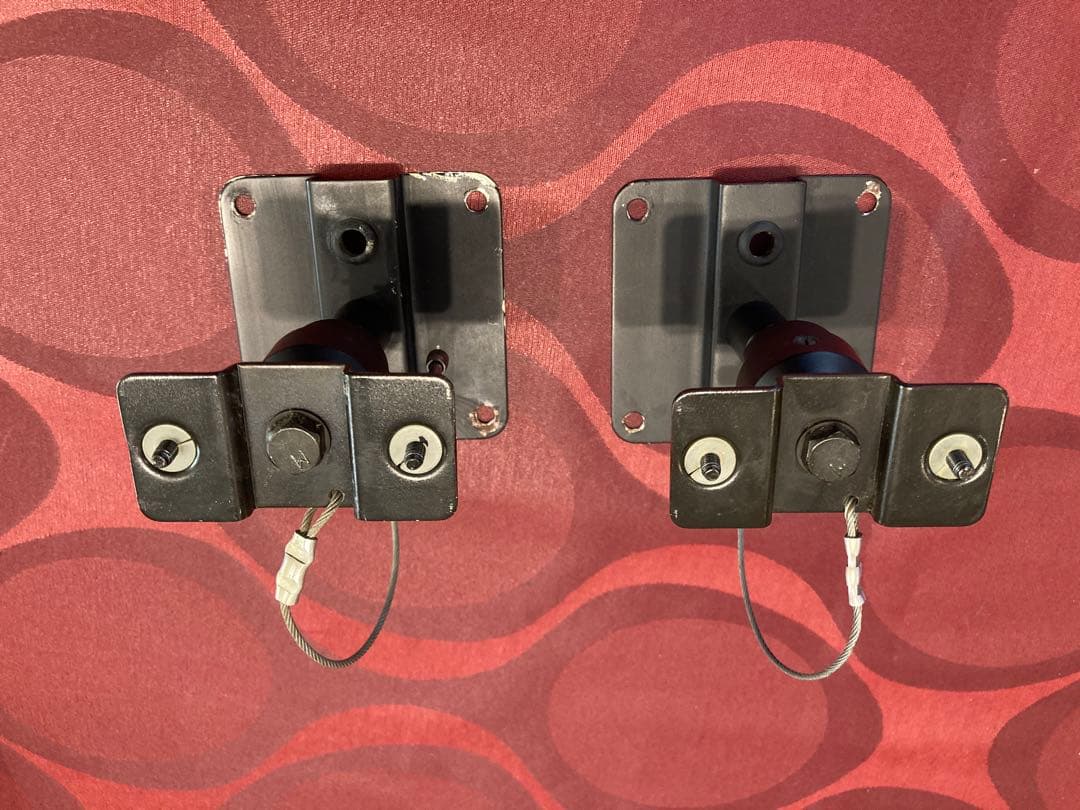 BOSE101MM 天井つり具付き／ボーズスピーカー