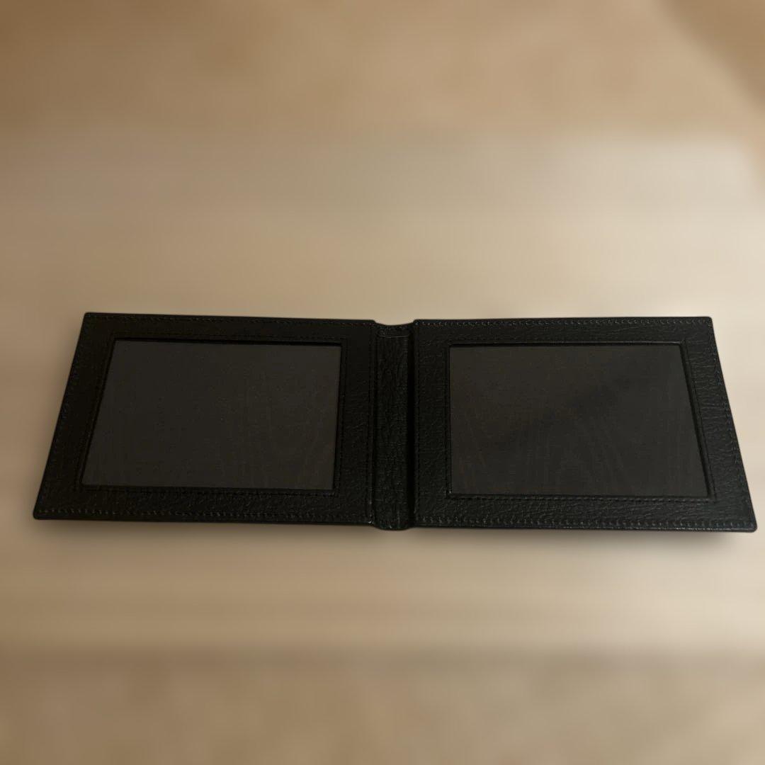 黒レザー二つ折りフォトフレーム
