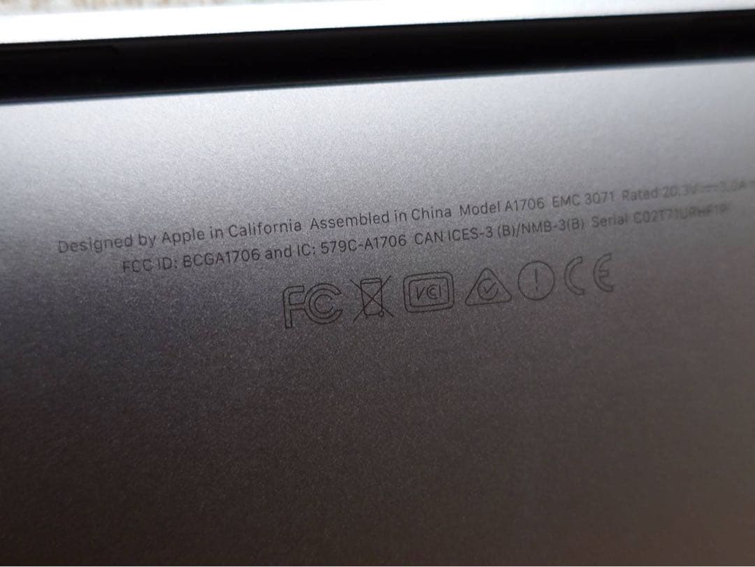 d*7様 MacBook Pro13インチ A1706