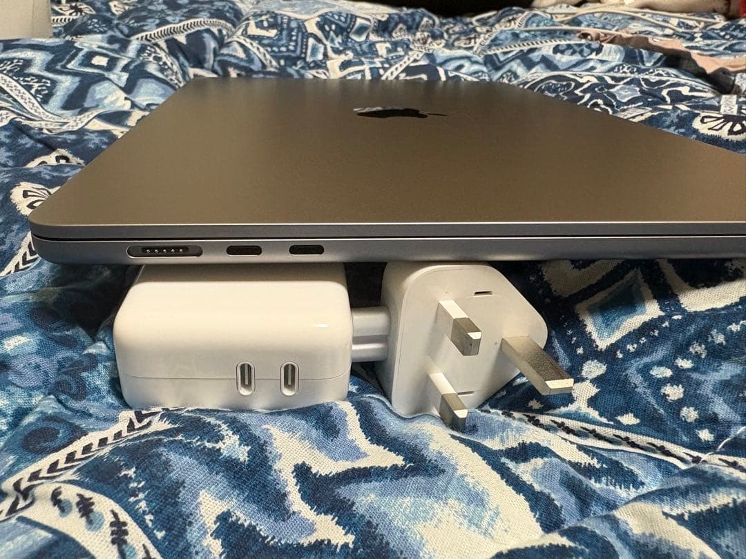 MacBook Air15インチ スペースグレー