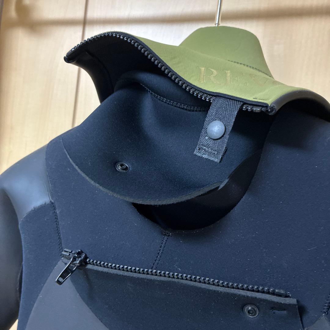 REVO セミドライスーツ ブラック/オリーブ　5/3