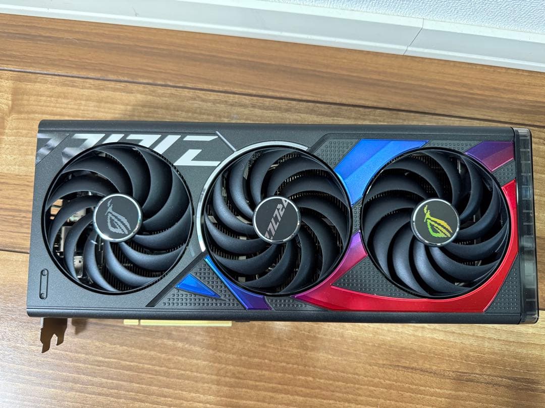グラフィックボード・グラボ・ビデオカード ASUS ROG STRIX GAMING RTX 4070 Super