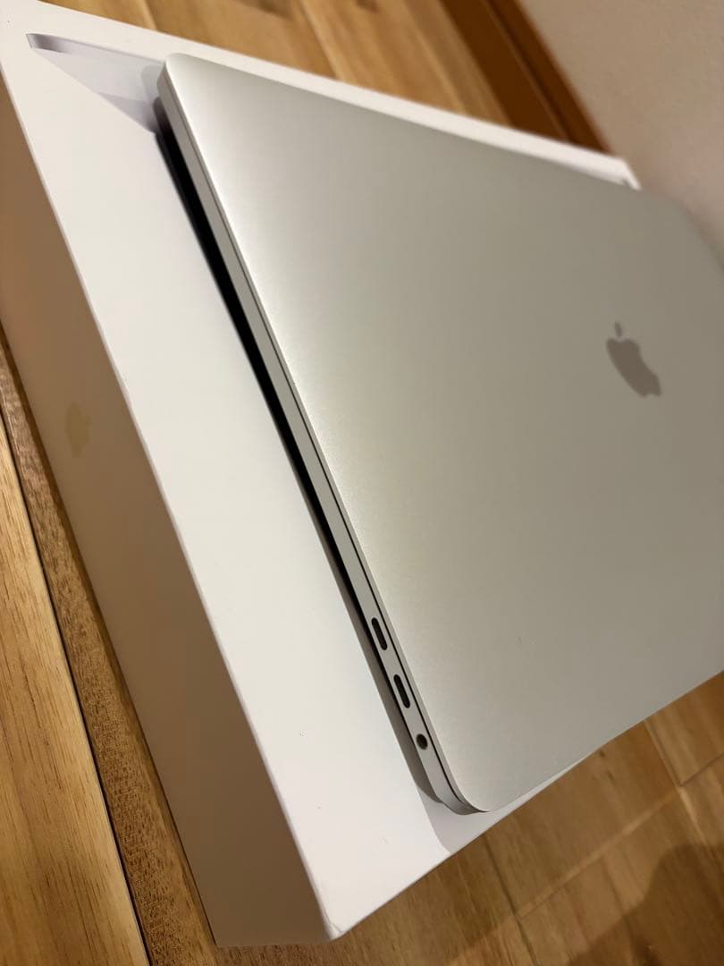 美品　MacBook pro/2019/16インチ/512GBメモリ16GB