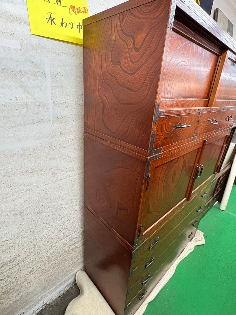 高級　和タンス　欅（ケヤキ）　漆塗り　桐箪笥　三段重ね　伝統工芸