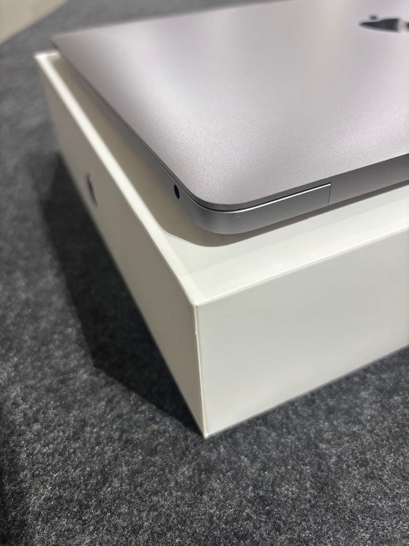 MacBook Air M1 8GB 256GBバッテリー94% スペースグレイ