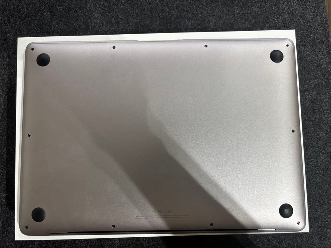 MacBook Air M1 8GB 256GBバッテリー94% スペースグレイ