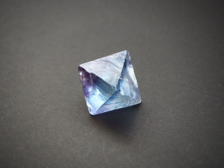 フローライト　八面体　イリノイ産　蛍石　天然石　原石　鉱物標本　鉱石 【C3】