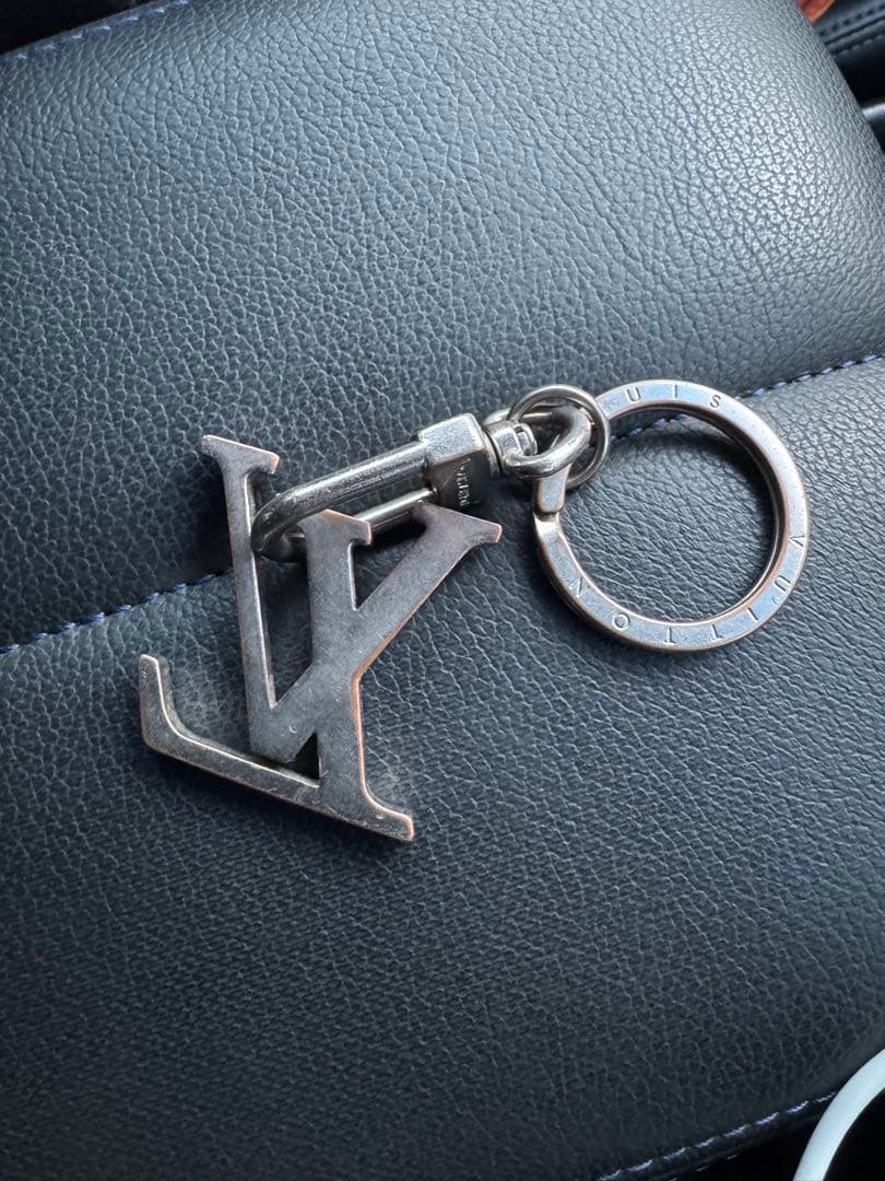 2*c様 ルイヴィトン　シルバーキーホルダー！