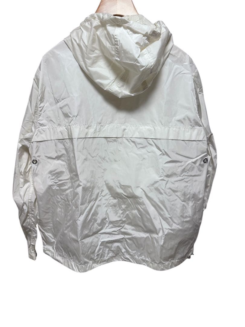 ホワイト ナイロンジャケット サイズ4
