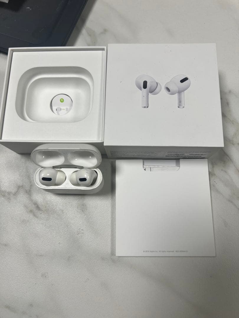 【美品】AirPods Pro ワイヤレスイヤホン 第一世代