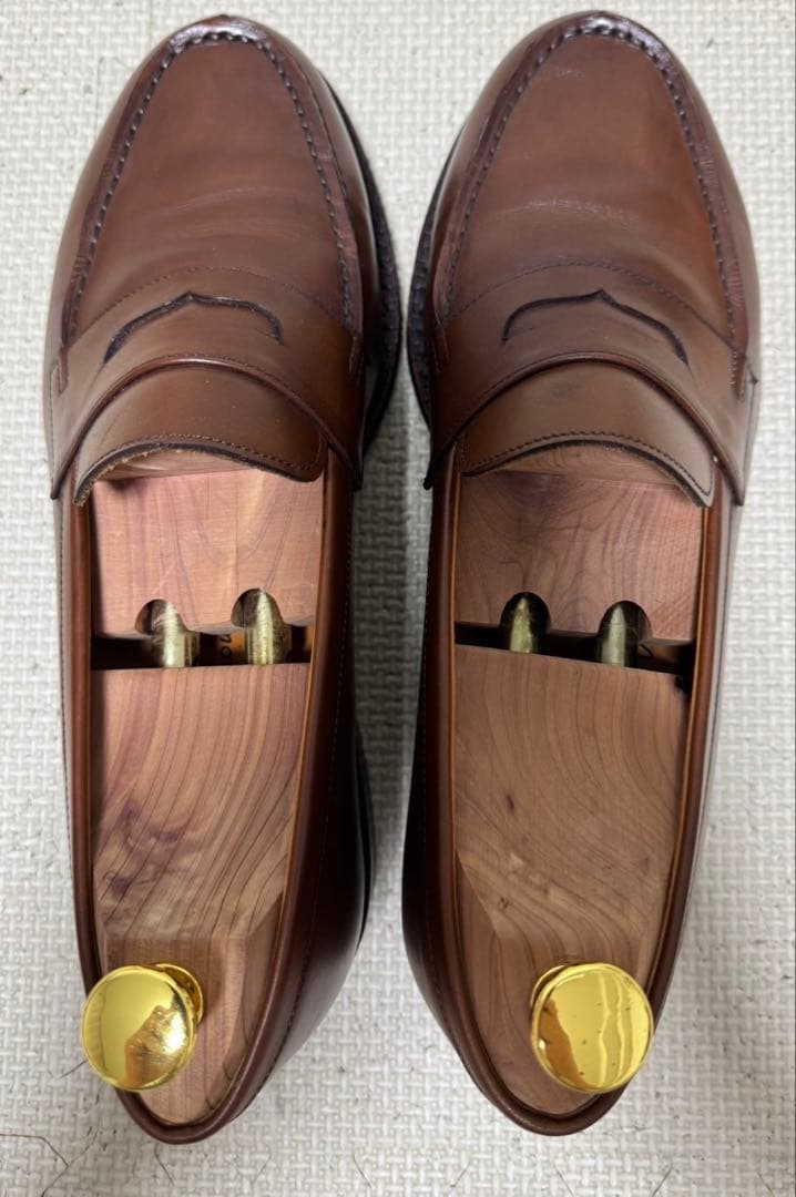 ジャランスリワヤ　ローファー