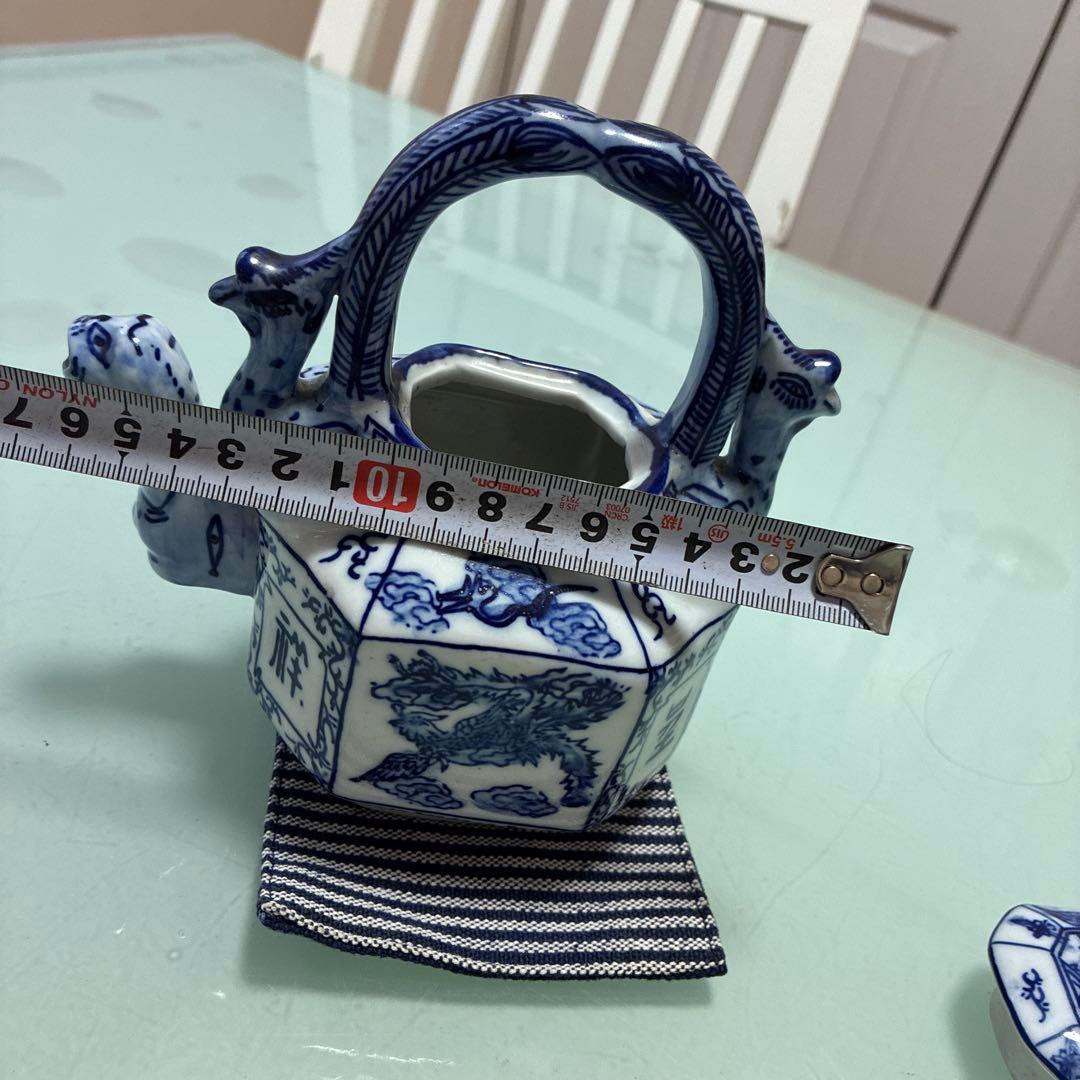 青白磁 四角い急須 ドラゴン模様