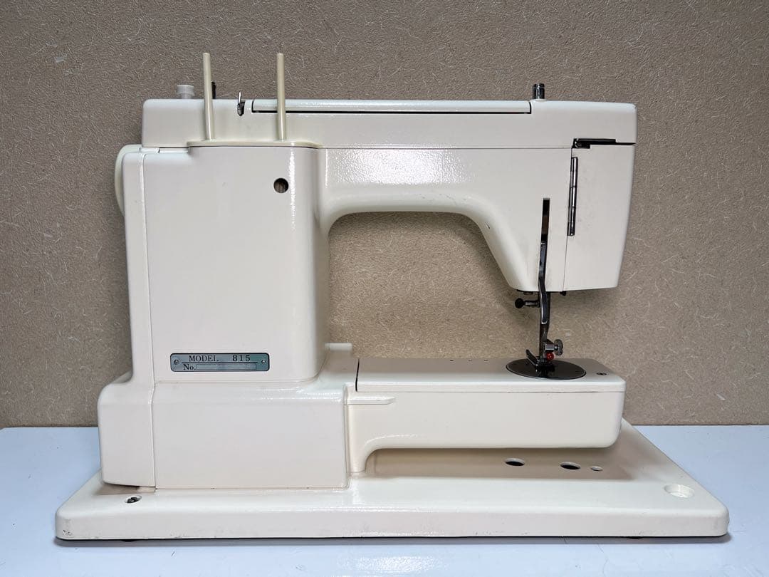 ジャノメ エクセル.フリーモーション刺繍もできるレトロミシン 815