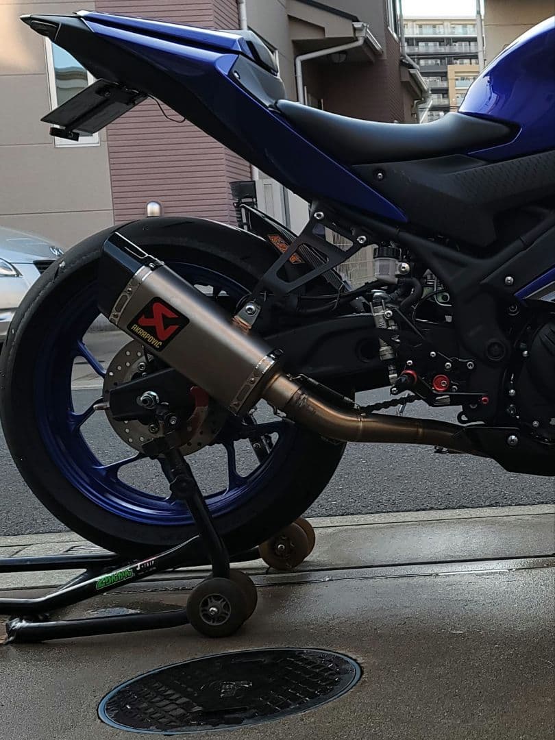 中古　YZF R25/R3 用アクラボレーシングラインマフラーサイレンサー2個付